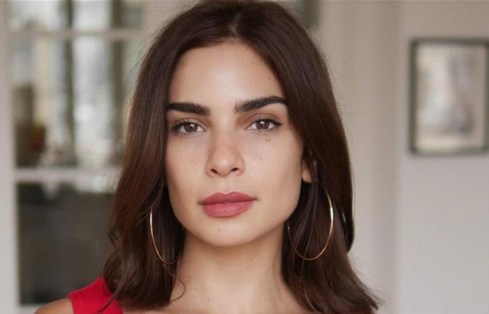 بساطة وسعادة.. ريتا حايك في صورة عفوية مع قطتها