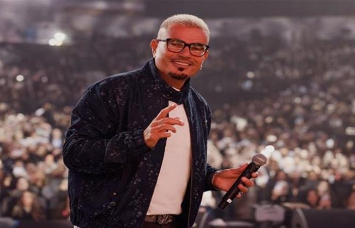 عمرو دياب يتألق على مسرح الكويت بحفل أسطوري