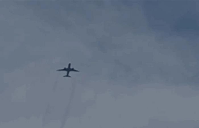 بالفيديو.. طائرة أميركية تنجو من كارثة في الجو