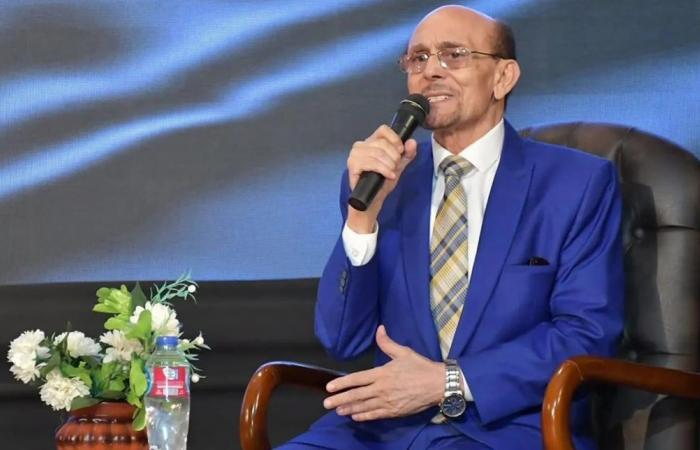 "كان جالسًا على كرسي ويشرب الشاي"... محمد صبحي يوضح سبب أزمته مع السائق (فيديو)