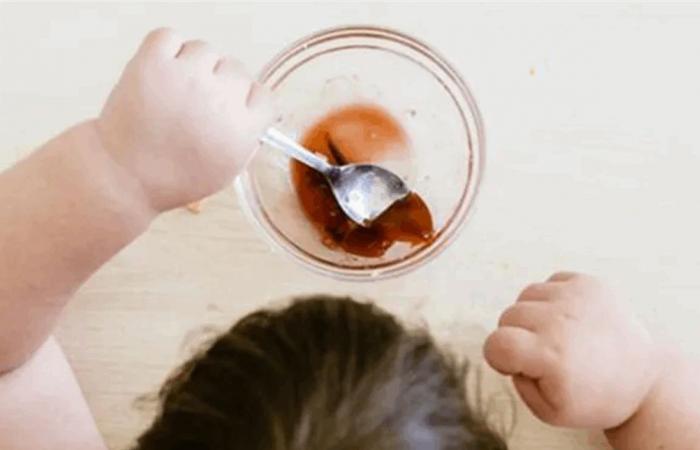 دم في براز الطفل.. أسباب بسيطة وأخرى تستدعي الإسعاف