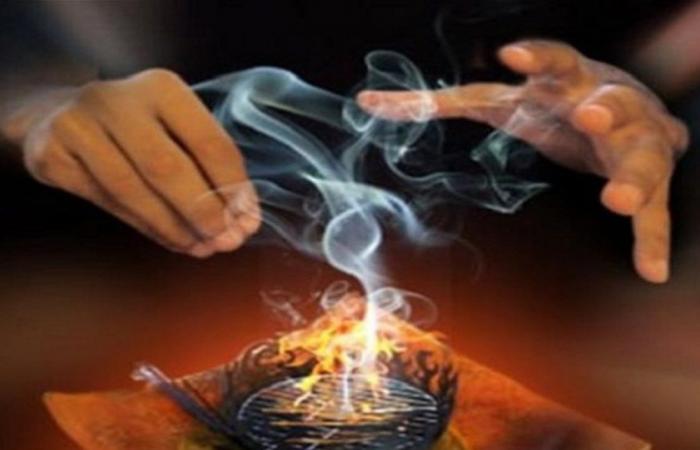 تستعين بالقرآن والصلاة.. فنانة شهيرة تُعاني من "سحر أسود" وتتهم زميلتها بأنها وراء ذلك