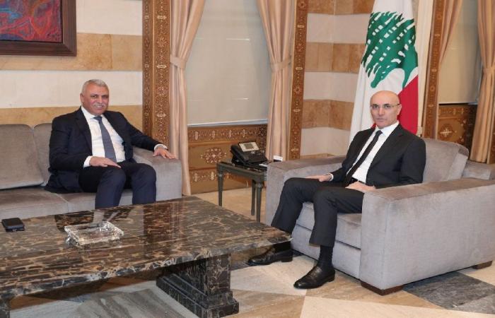 الحجار يبحث الأوضاع الأمنية ويُدين الاعتداء الإسرائيلي على سبلين