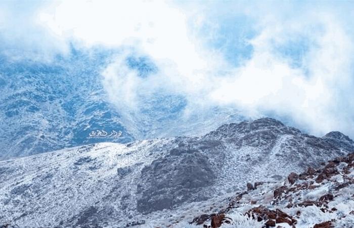 بالفيديو.. منخفض جوي قوي يضرب الدول الخليجية
