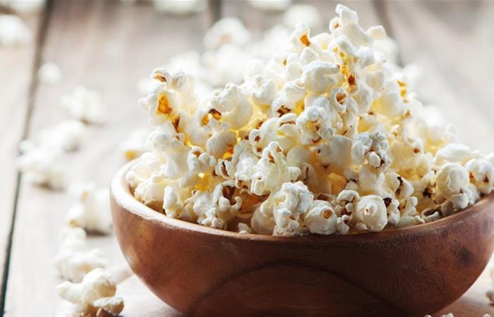 ماذا يحدث للمعدة عند تناول الفشار يوميا؟