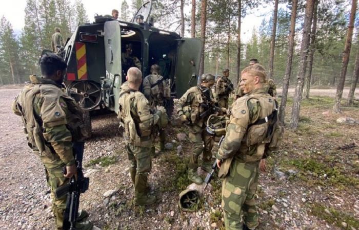 دولة ترفع سنّ الاحتياط العسكري إلى 65 عامًا