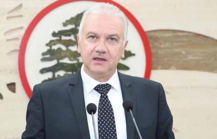 القوات تطالب بري باحترام الدستور والقانون