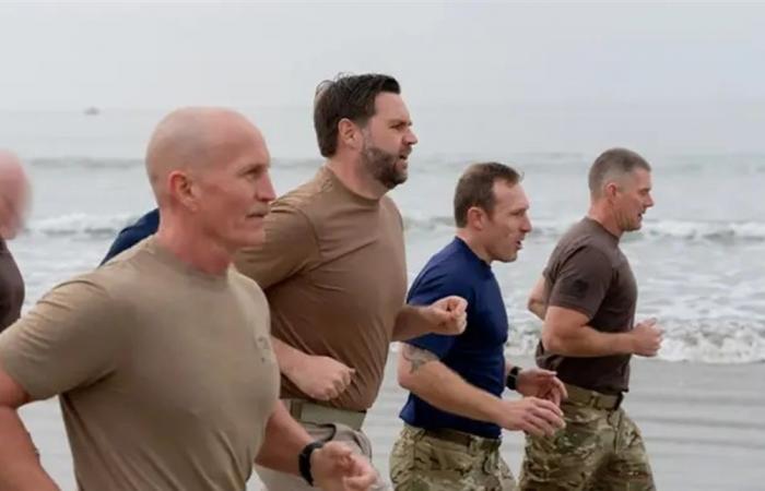 بالصور... نائب ترامب خاض تمارين شاقة جدّاً مع قوات "نافي سيلز" الأميركيّة