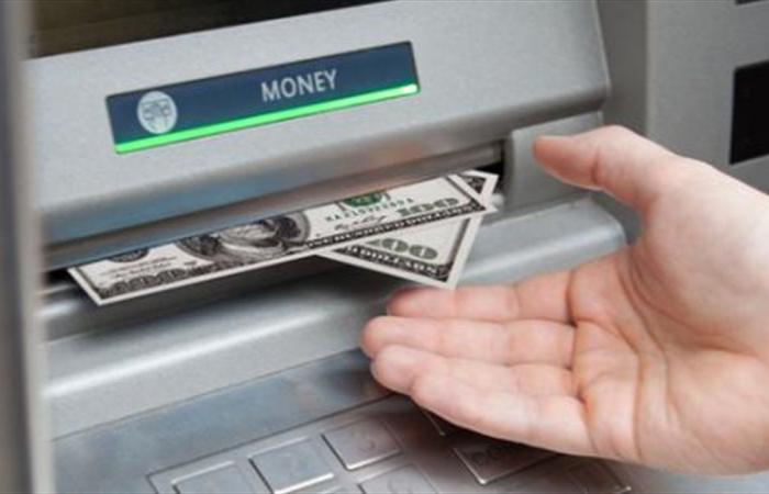 في ليلة عيد الميلاد... مُحاولة سرقة صراف آلي من داخل محل والأضرار كبيرة