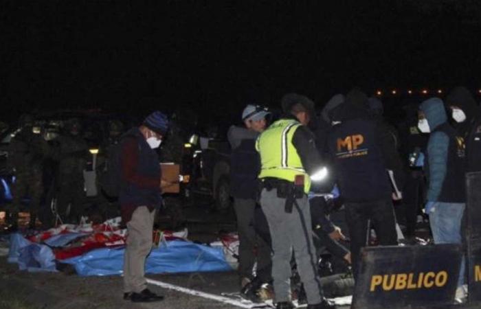 وفاة 15 شخصاً بعد سقوط حافلة ركاب في وادٍ في غواتيمالا
