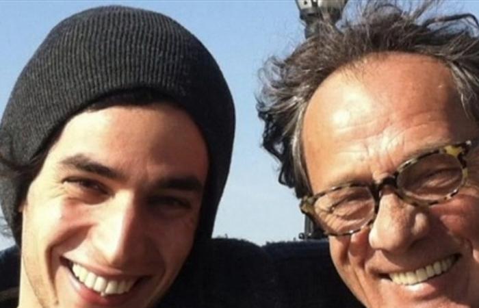 بعد وفاة والده الفنان الكبير... آدم بكري في كلامٍ مُؤثّر: بكير يا عمري انت (صورة)