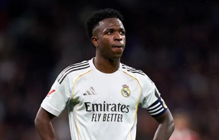 "فينيسيوس" بين التمديد والرحيل… وريال مدريد يدرس خطة الطوارئ