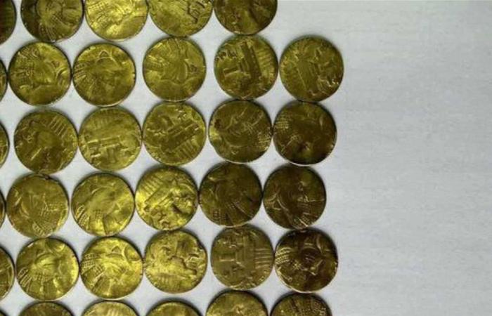 قبضة أمنية تُسقط شبكة آثار… عملات "ساسانية" نادرة في قبضة السلطات الإيرانية