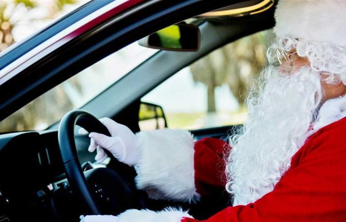 توقيف "بابا نويل" وزوجته أثناء قيادتهما… شاهدوا الفيديو