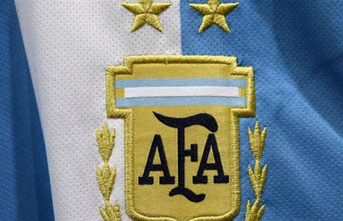 فيلا غامضة وسيارات فاخرة.. تحقيقات تلاحق رئيس اتحاد الكرة الأرجنتيني