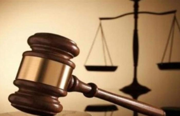 فنان شهير يدعي على مديرة أعماله.. إليكم السبب (صورة)