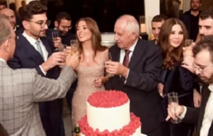 بالصور والفيديو... منى أبو حمزة تحتفل بخطوبة إبنتها ياسمين