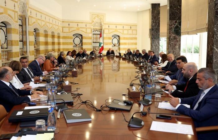 تنسيق وزاري لتوحيد موقف الحكومة حول حصر السلاح