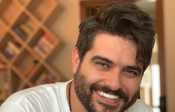 بالفيديو... ناصيف زيتون ينهار بالبكاء