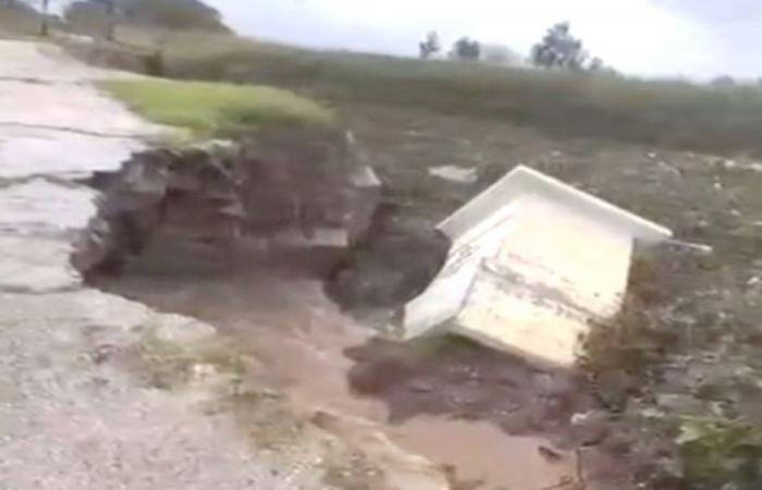 بالفيديو: انهيار جسر في عكار بسبب الأمطار