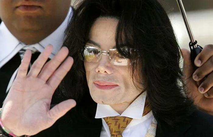 ندوب وحقن ووزن متدنٍ… أسرار الأيام الأخيرة لمايكل جاكسون
