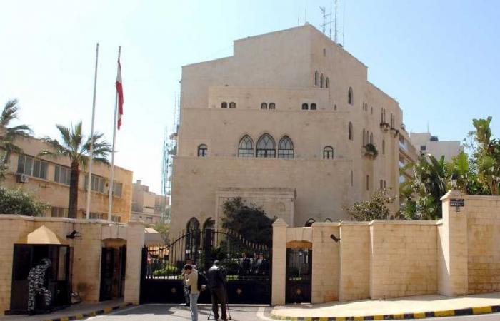 لقاءات لبري.. وتشديد على حماية الودائع وقانون الإعلام