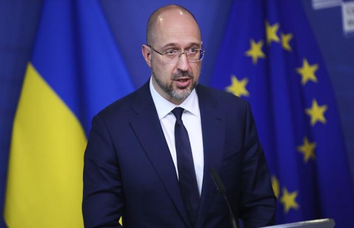 البرلمان الأوكراني يوافق على إقالة وزير الدفاع