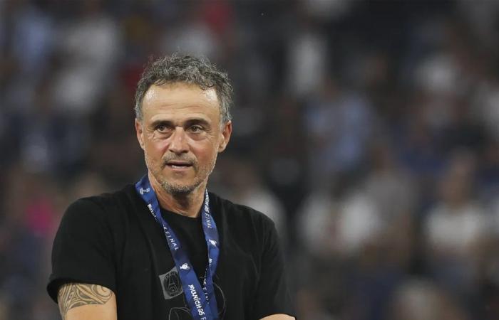 لويس إنريكي يحذر من إرهاق باريس سان جيرمان