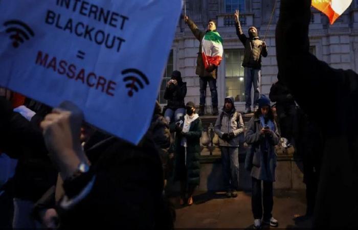 عاصفة إيران تلفح بيروت: رياح التغيير هبّت