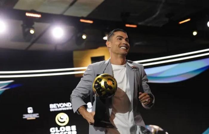 رونالدو أولًا... ولاعبان عربيان ضمن قائمة أعلى 100 رياضي أجرًا في العالم