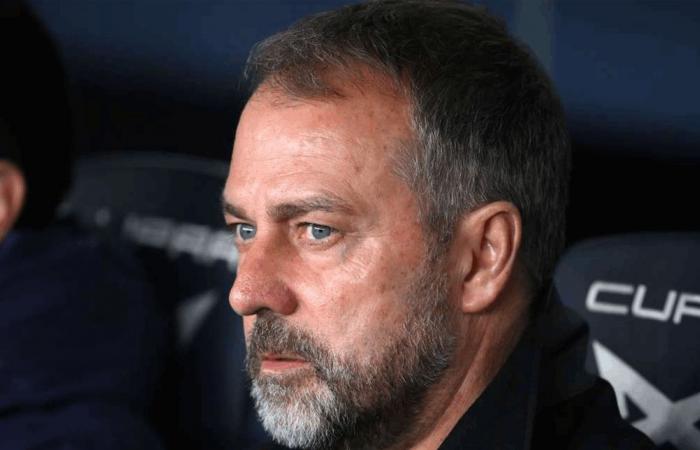 صدمة في برشلونة.. فليك غاضب بعد اقتراب رحيل نجم الفريق