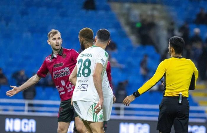 مالك نادي الخلود ينتقد التحكيم في الدوري السعودي