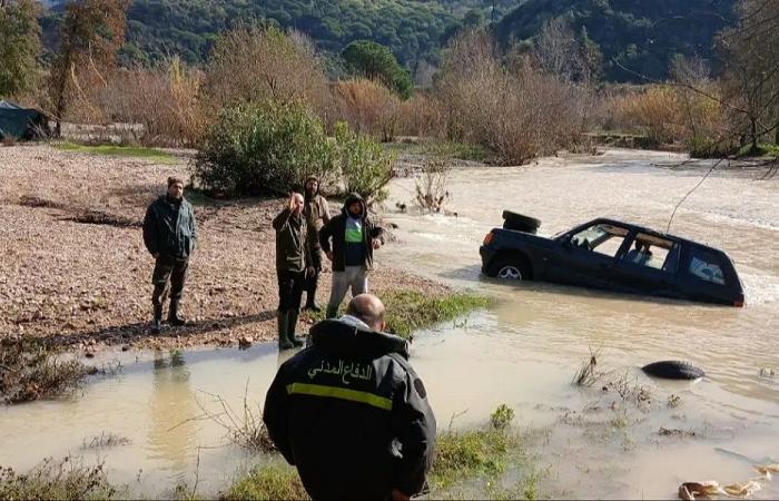 انقاذ 4 أشخاص اثر انقلاب سيارتهم في نهر بسري