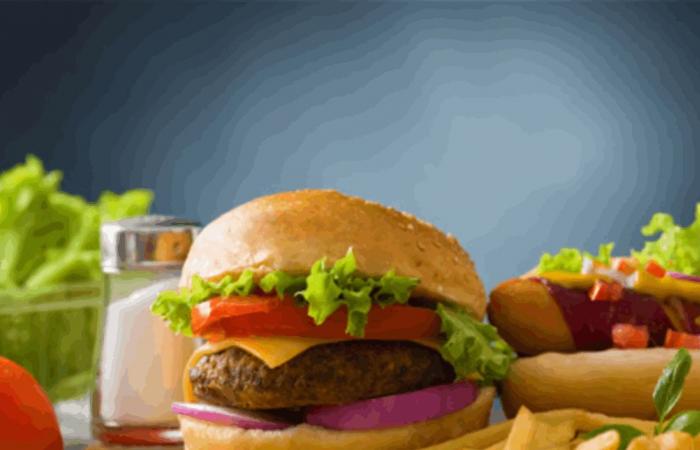 الوجبات السريعة… سعادة لحظية وخطر طويل الأمد على صحتك