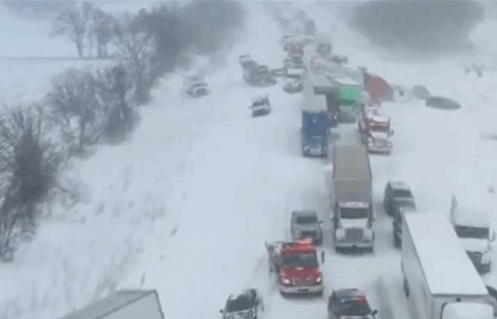 بسبب الثلوج.. تصادم بين أكثر من 100 سيارة وشاحنة (فيديو)