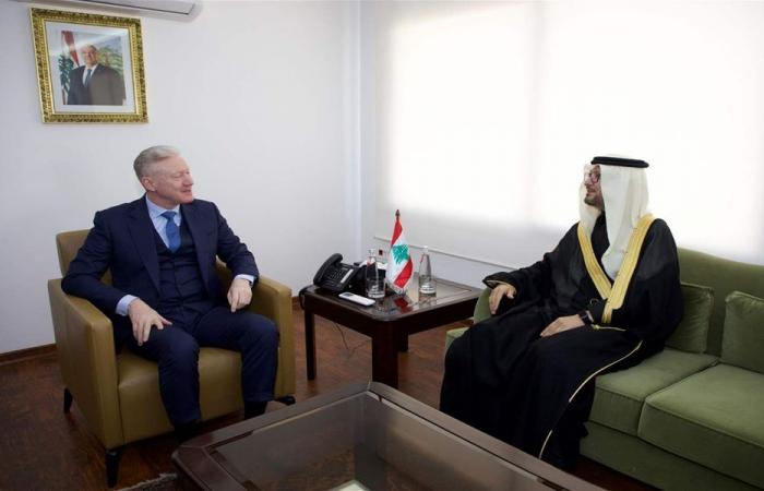 بخاري يلتقي وزير الخارجية لتعزيز التعاون الثنائي