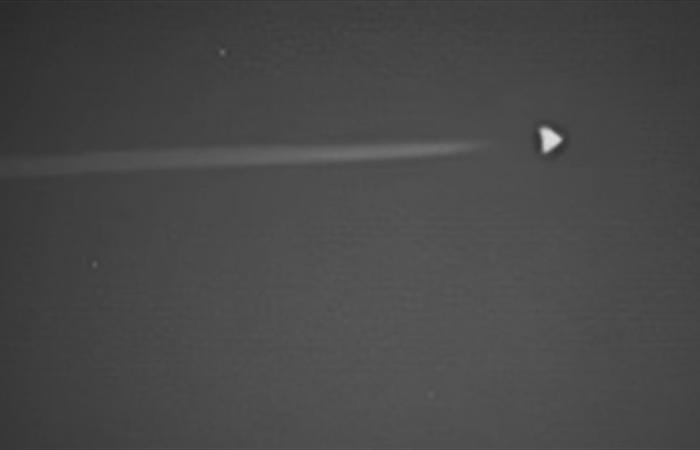 فوق "المنطقة 51" المُثيرة للجدل... فيديو يُوثّق تحليق "طائرة مثلثة غامضة"