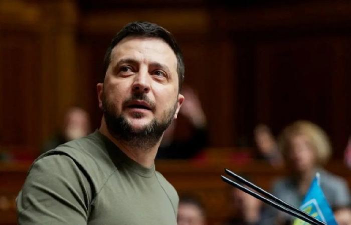 زيلينسكي: محادثات ثلاثية في أبوظبي حول الأراضي