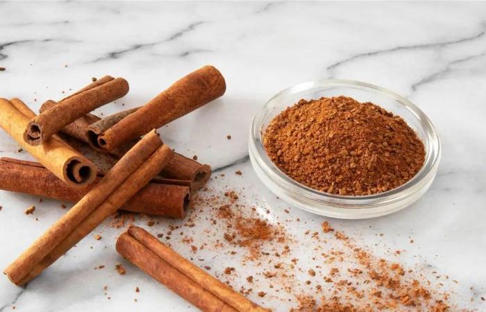 حقيقة أم شائعة؟ العلم يحسم الجدل حول فوائد القرفة لمرضى الضغط