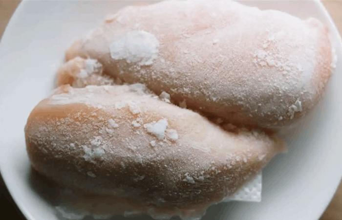 طريقة مبتكرة لإذابة اللحوم خلال 15 دقيقة.. هل هي آمنة؟