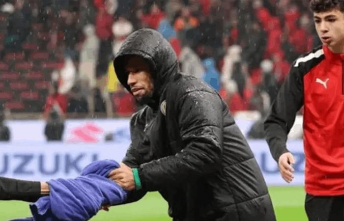 رئيس لجنة حكام "كاف" يوضح حقيقة "واقعة المنشفة" في نهائي الرباط