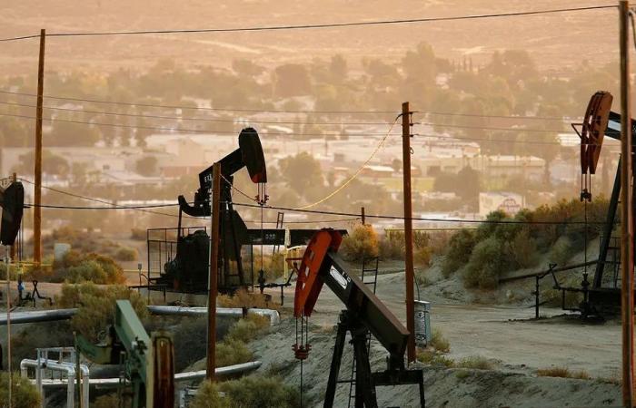 أسعار النفط ترتفع بأكثر من 2% 