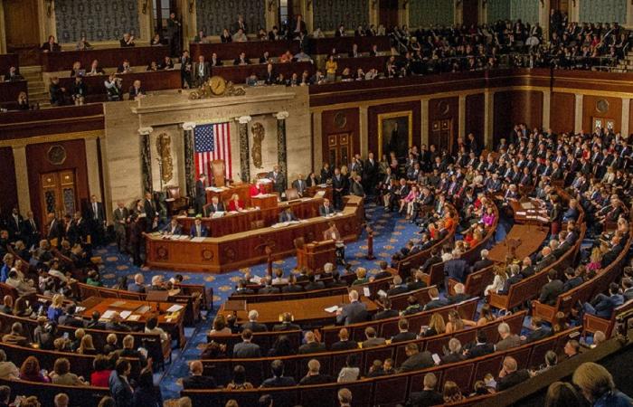 سيناتوران يقدمان مشروع قانون “إنقاذ الأكراد” في الكونغرس