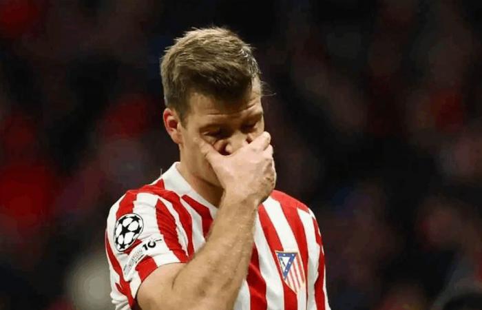 بالفيديو.. إصابة مروّعة بالرأس لنجم أتلتيكو مدريد