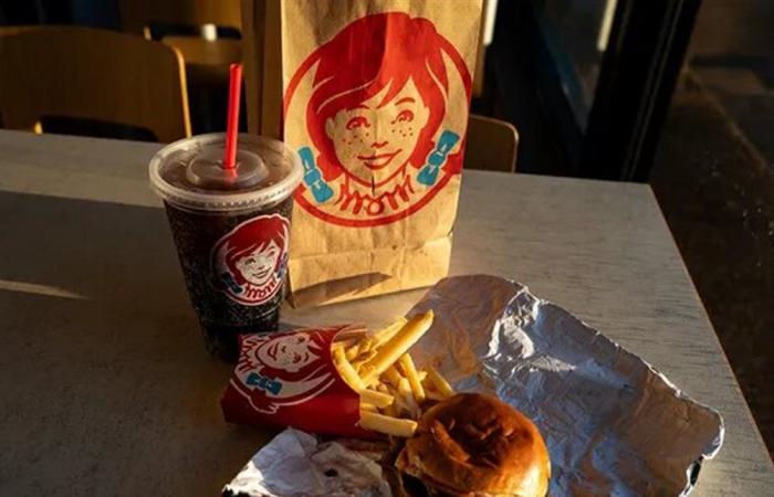 مطعم أمريكي شهير يحتفل بيوم العزوبية بعرض لا يُفوّت!