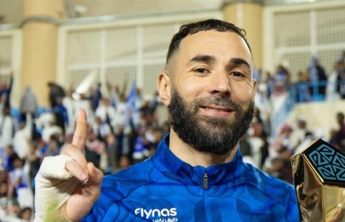 هدف بالكعب يمنح بنزيما جائزة "الأفضل" الأولى مع الهلال