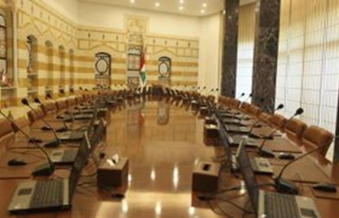 6 رواتب إضافية للقطاع العام.. وزيادات تطال البنزين والـTVA!