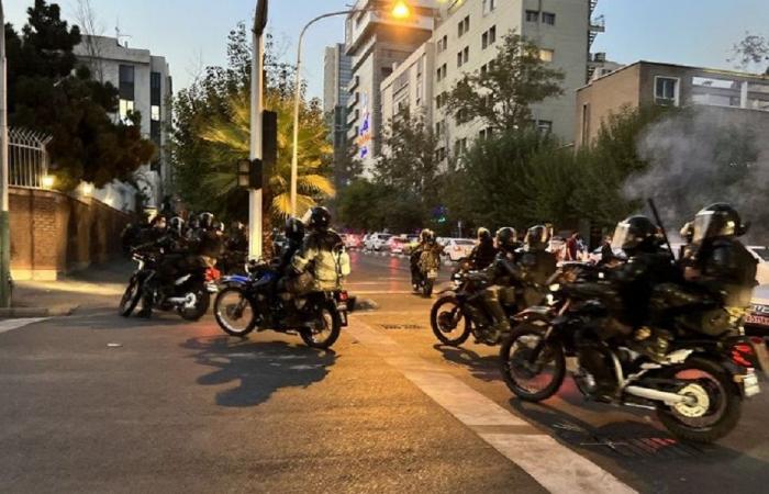 السماح للنساء بقيادة الدراجات في إيران خطوة تحوّل لافتة