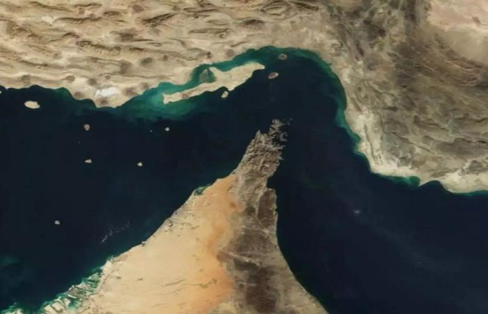 إيران: الحرس الثوري مستعد للسيطرة على مضيق هرمز