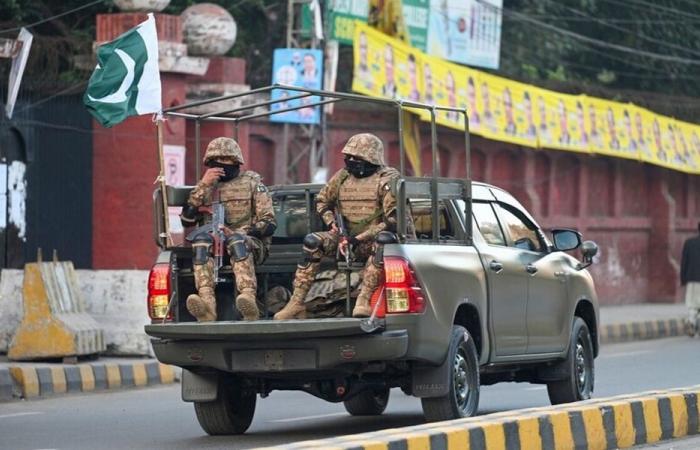 باكستان تستهدف معسكرات على الحدود مع أفغانستان